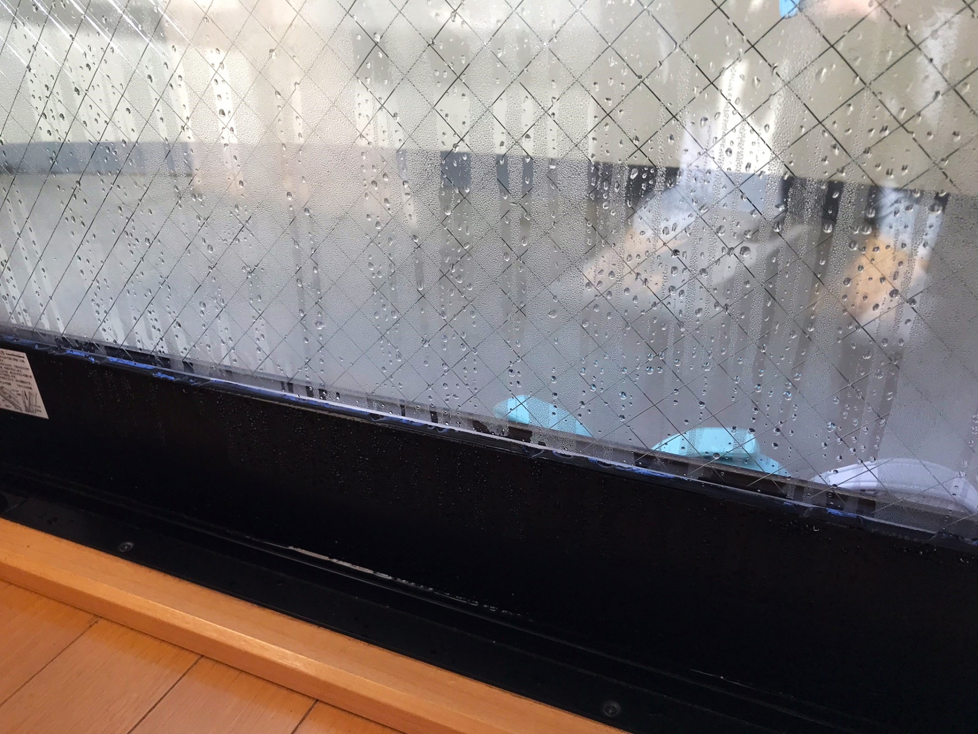 窓　結露